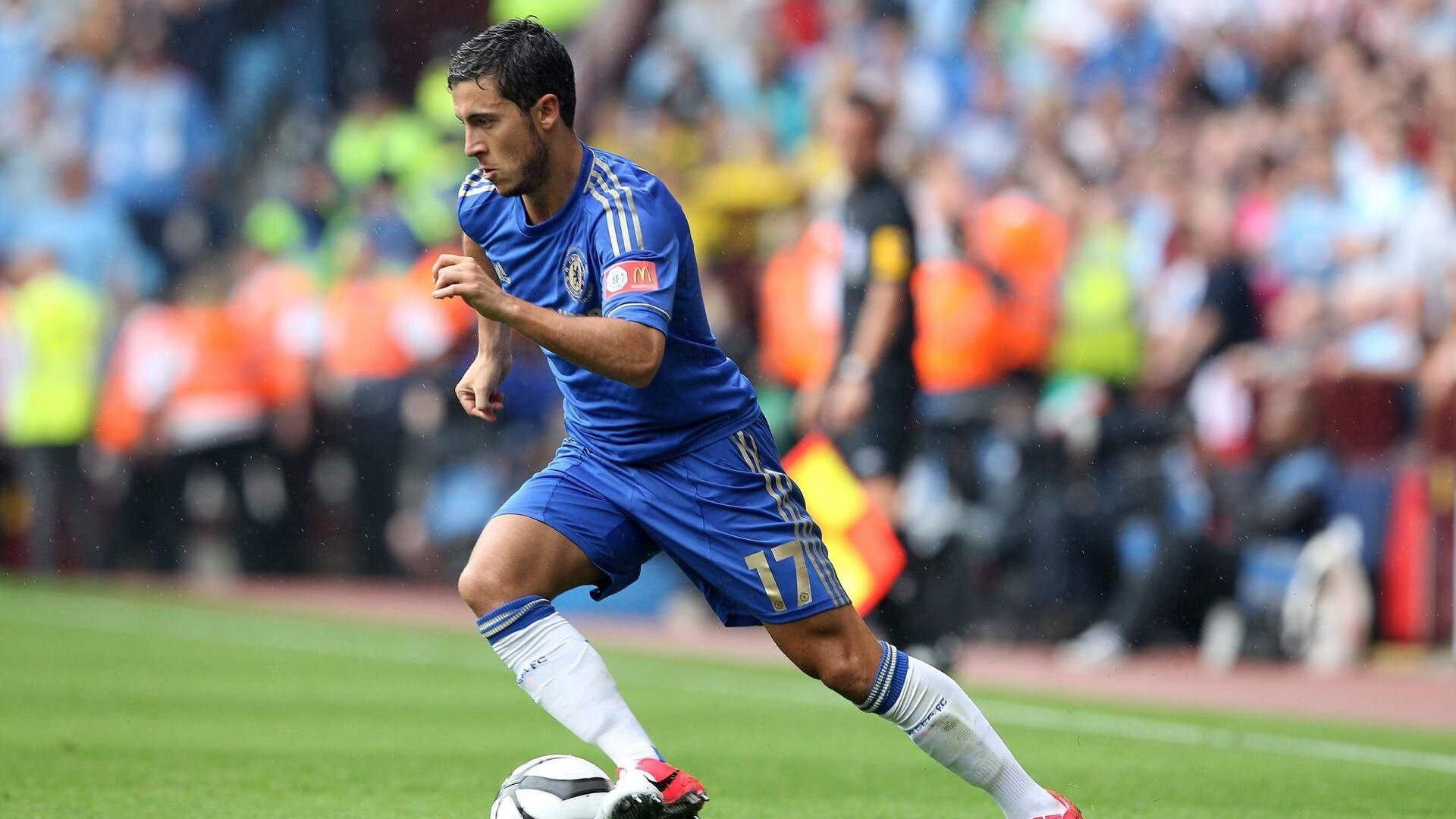 《堡垒之夜》推出“未来城市”主题皮肤,潮流引领